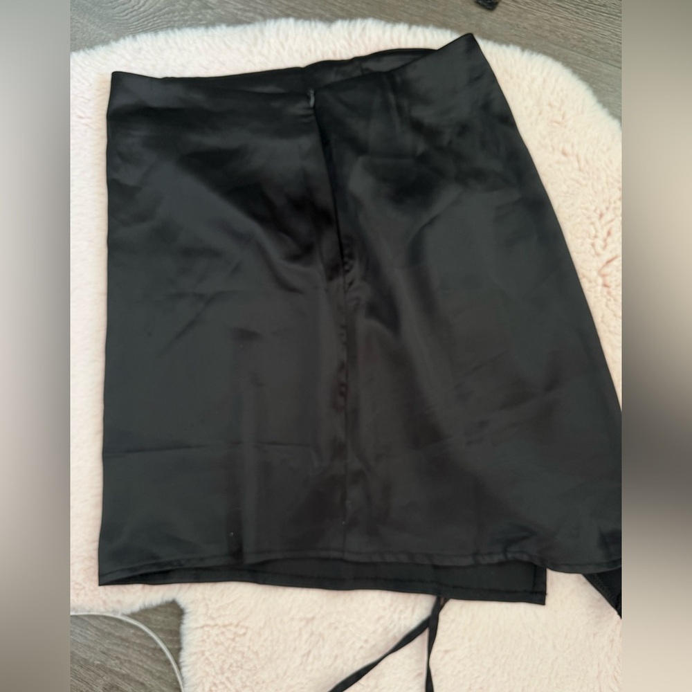 Elegant Black Ruched Skirt/ Size:S - Picture 7 of 9